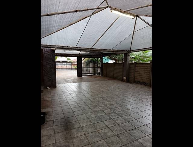 3 BEDROOM HOUSE FOR SALE IN VANDERBIJLPARK SE 2